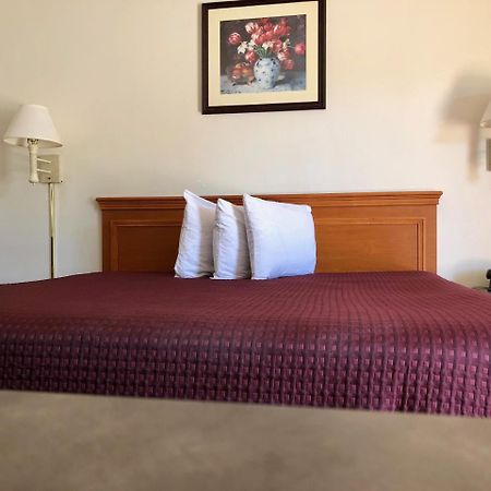 Kewanee Motor Lodge Buitenkant foto